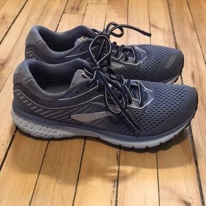 Brooks Ghost 12 sneakers 8.5 blue grey & silver cross fit gym running cushion